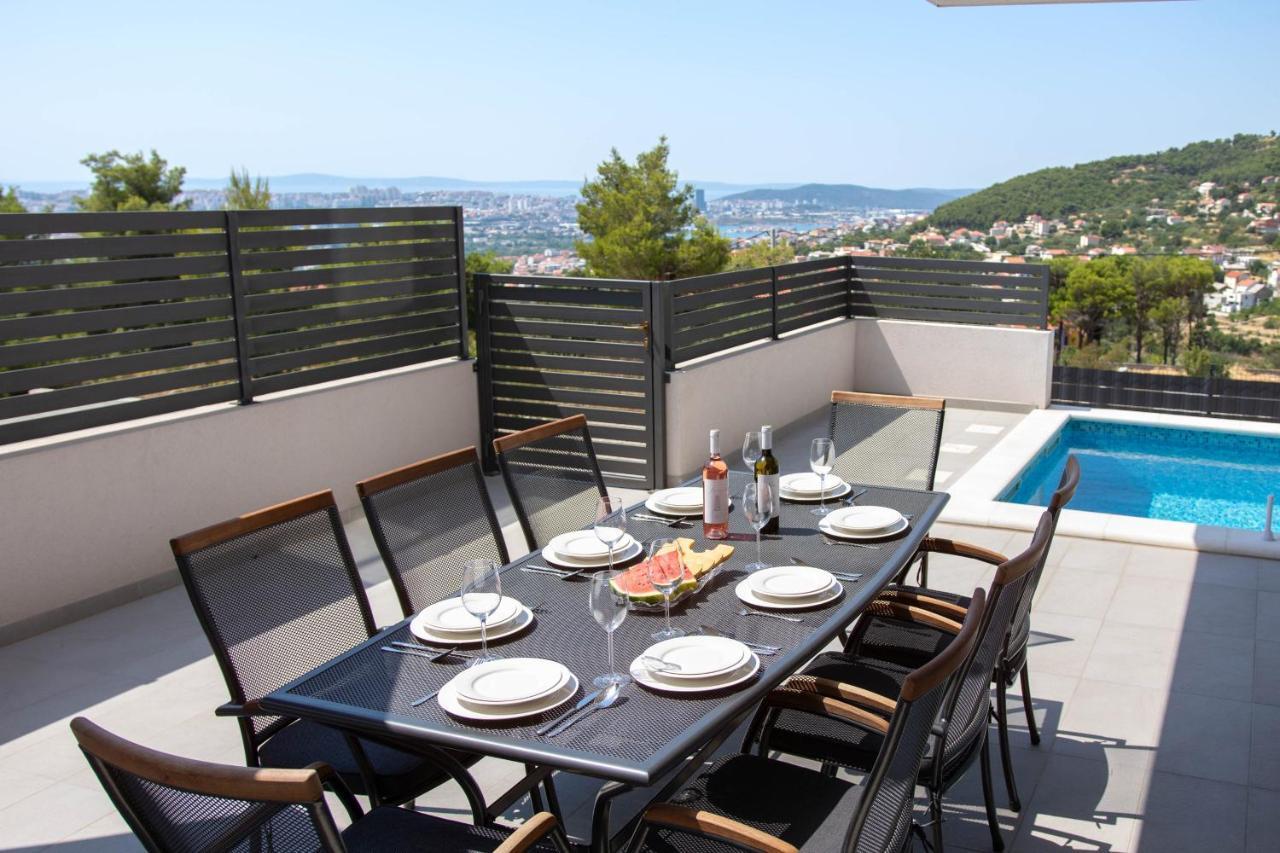 Villa Dorso With Heated Pool Klis Exterior photo